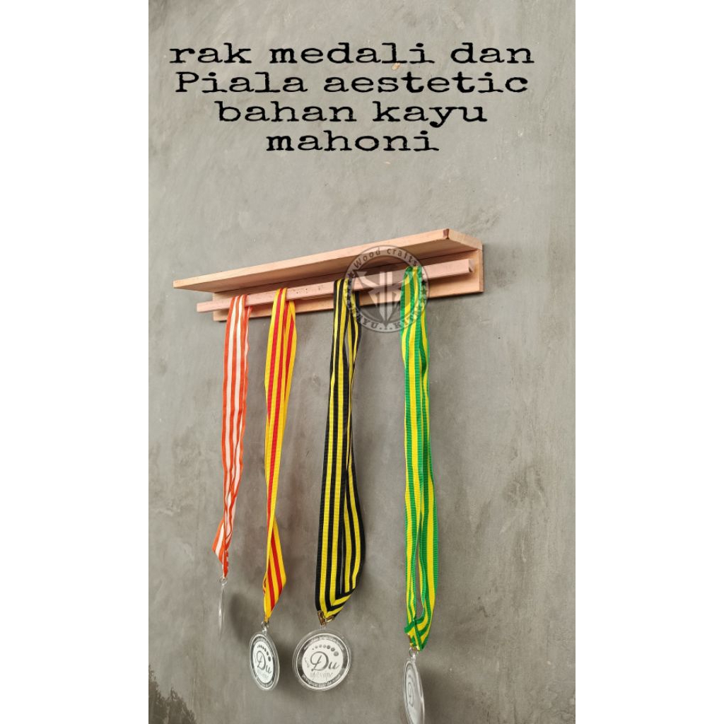 Gantungan Dinding Kayu Mahoni / Rak Piala / Rak Medali