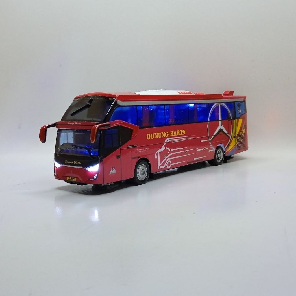Miniatur bus GUNUNG HARTA body SR3 XHD skala 1:64