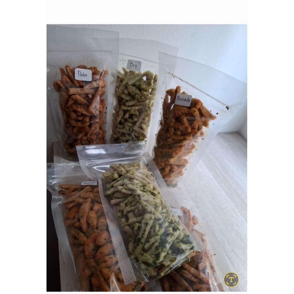

Basreng ikan daun jeruk gurih renyah pedas chili oil,original,balado ukuran 80grm