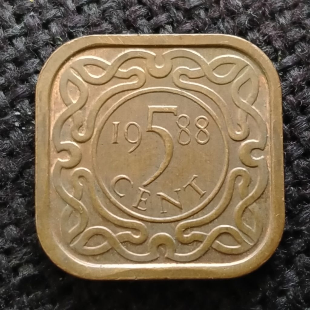 Koin Kuno Suriname 5 Cents tahun 1988 bentuk kotak
