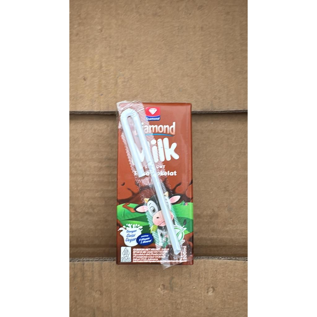 

Diamond Susu UHT Coklat 200ml Diamond Susu UHT Coklat 200ml