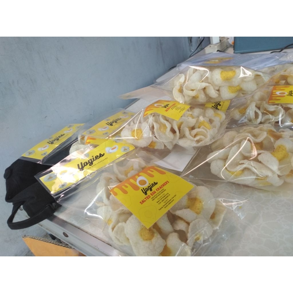 

Kerupuk Telur Asin Matang Kota Surabaya, Yogies Kerupuk Telor Asin