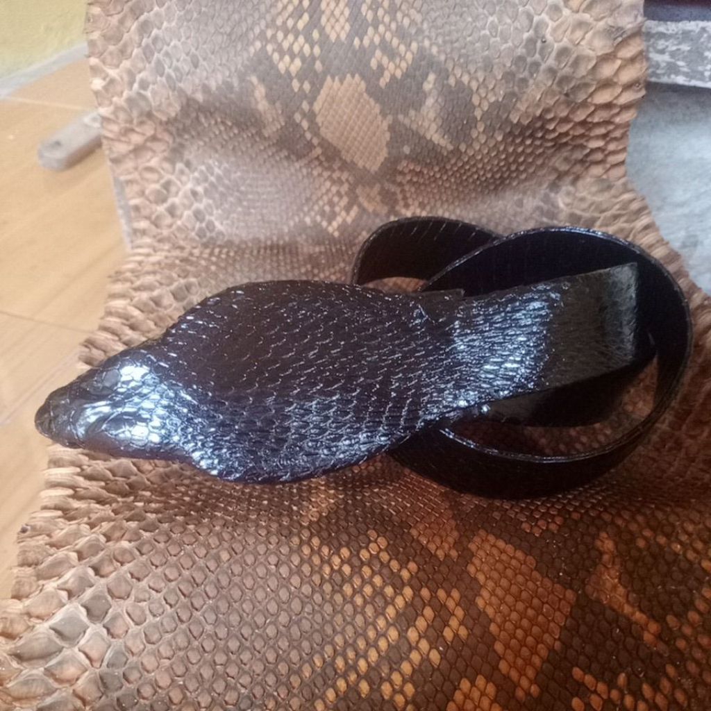 sabuk kulit ular cobra asli warna hitam