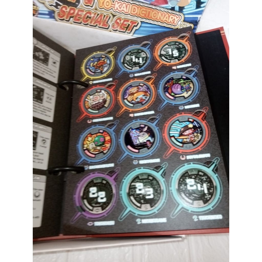 Yo-kai DX Watch & Yo-kai Dictionary | Bandai