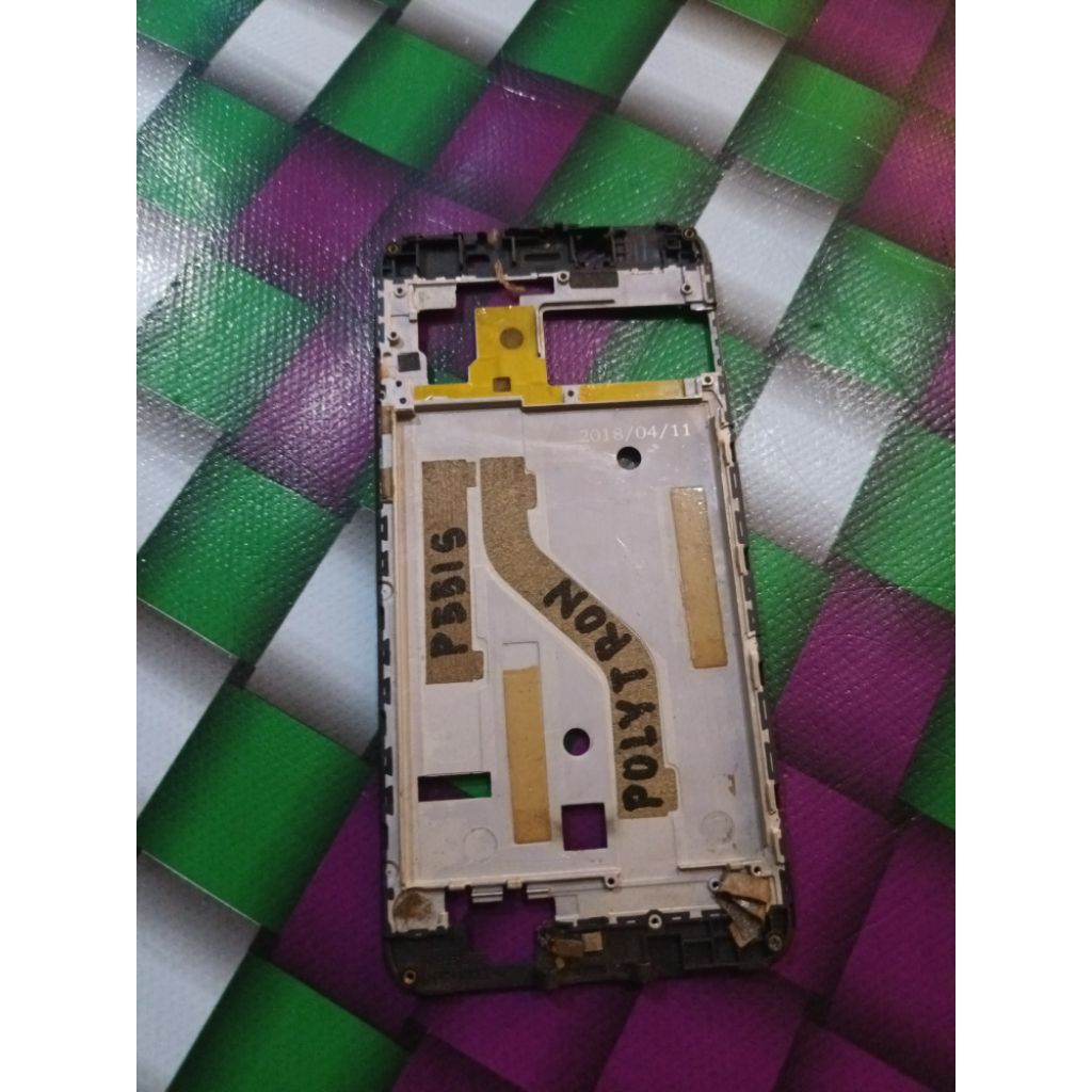 TULANG TENGAH TATAKAN LCD POLYTRON P551S