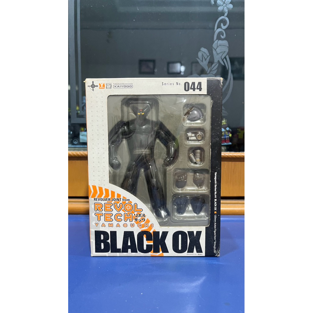 Revoltech Yamaguchi no. 044 Black Ox (RARE)