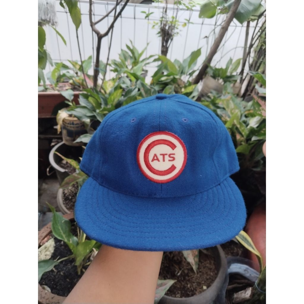 Topi Builup Ebbets Field