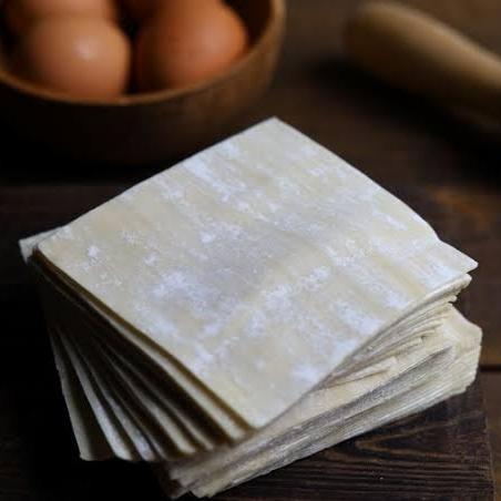 

Kulit pangsit kotak ukuran besar, 150g