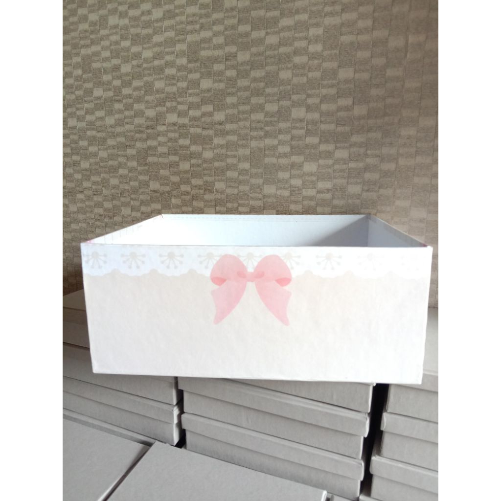 

Kotak Kado Hardbox 22x13,5x15,5