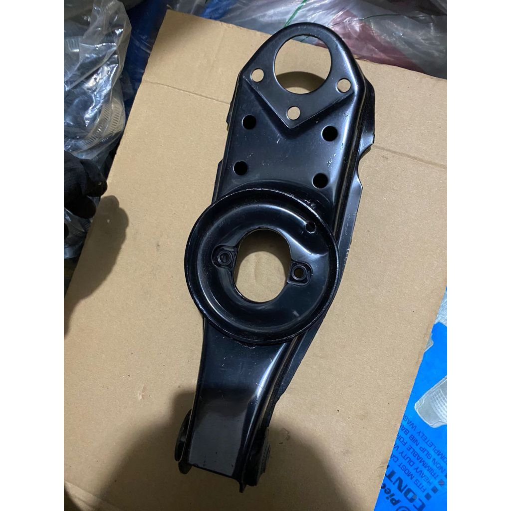 LOWER ARM BAWAH / SAYAP BAWAH MITSUBISHI L300 BENSIN / L300 DLX ORI OGM