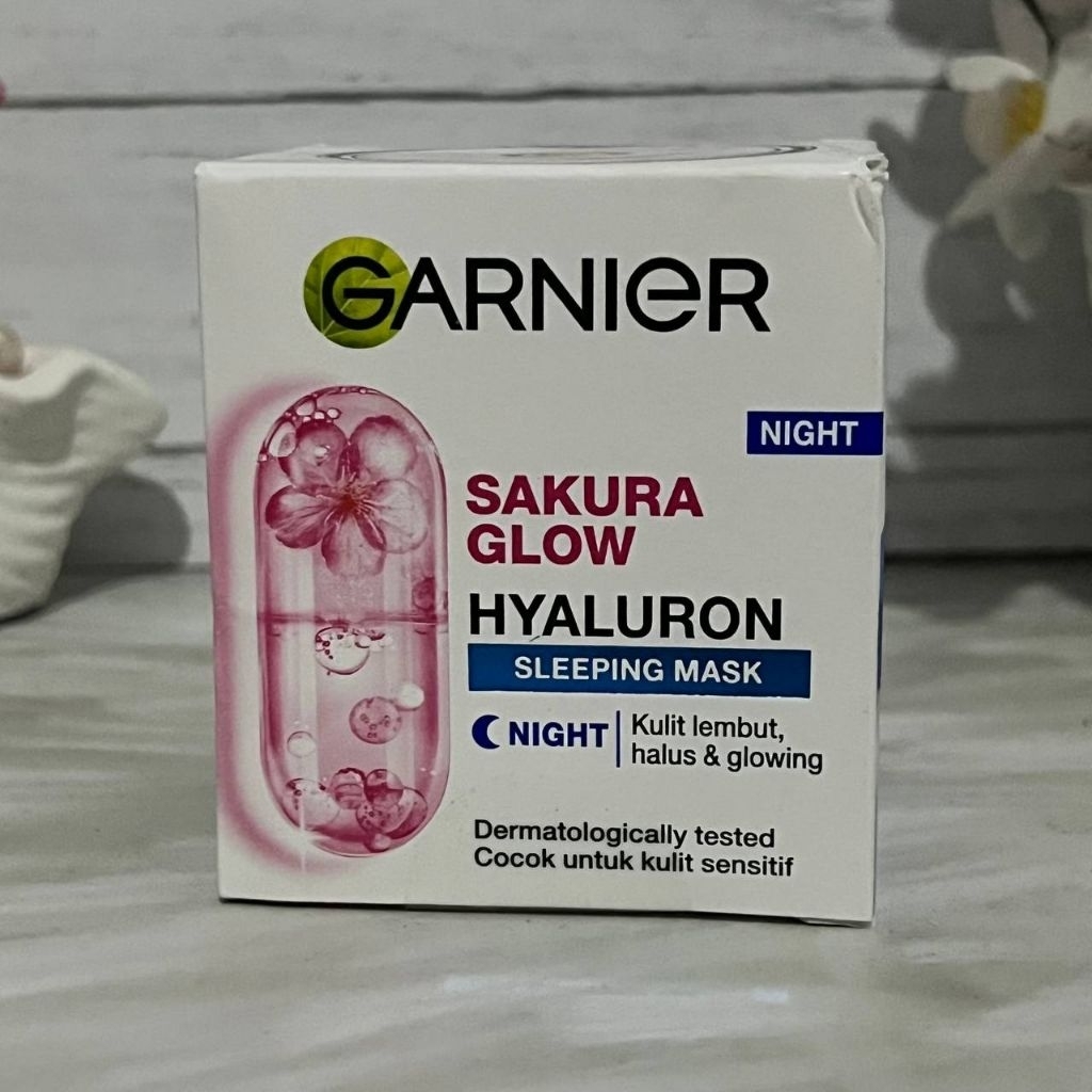 Sakura Glow Hyaluron Krim Malam Garnier 50ml