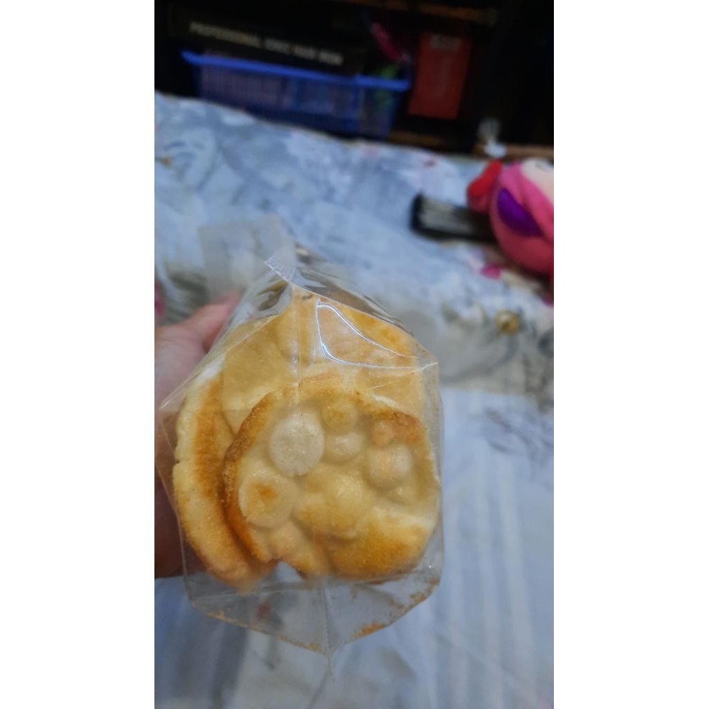 

Kerupuk panggang / kemplang panggang