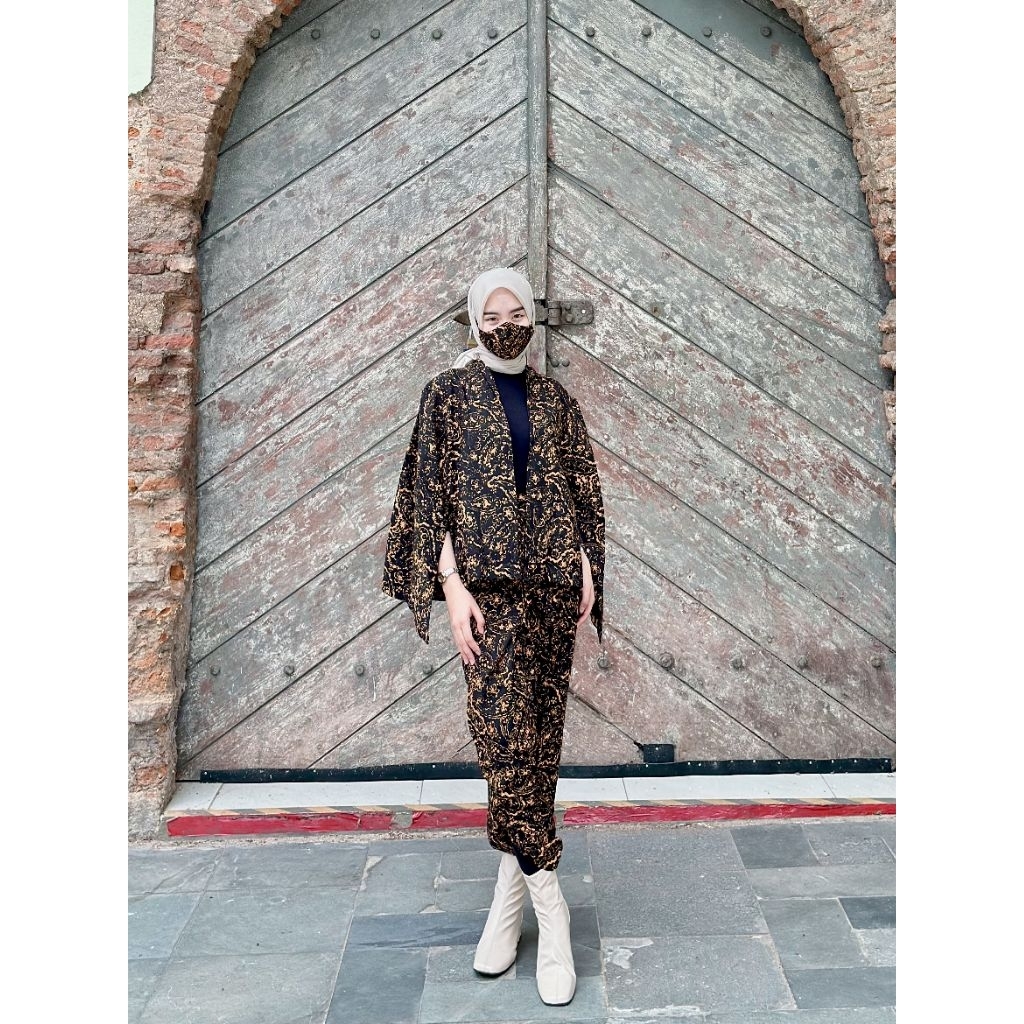 Setelan batik blazer cape motif sogan + celana batik adipati motif sogan