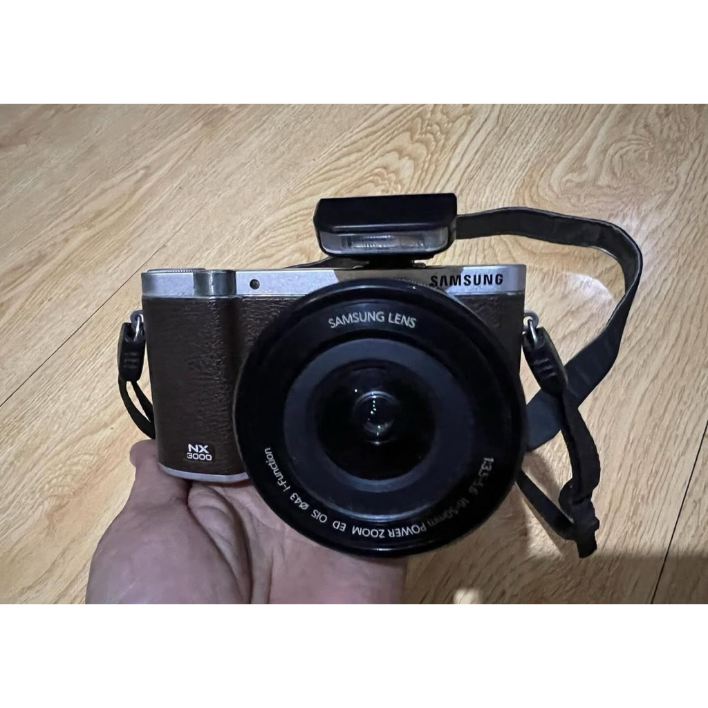 SAMSUNG NX 3000 MIRRORLESS CAMERA