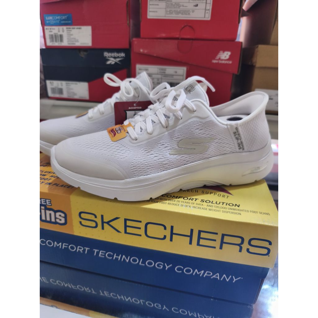 Sepatu Skechers Go Walk Arc fit 2