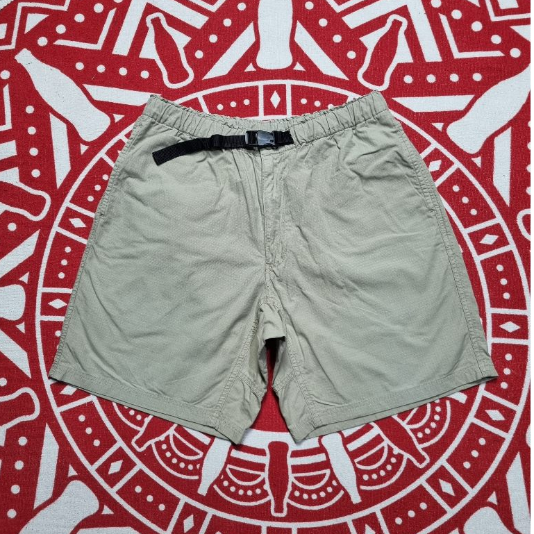 Celana pendek uniqlo utility