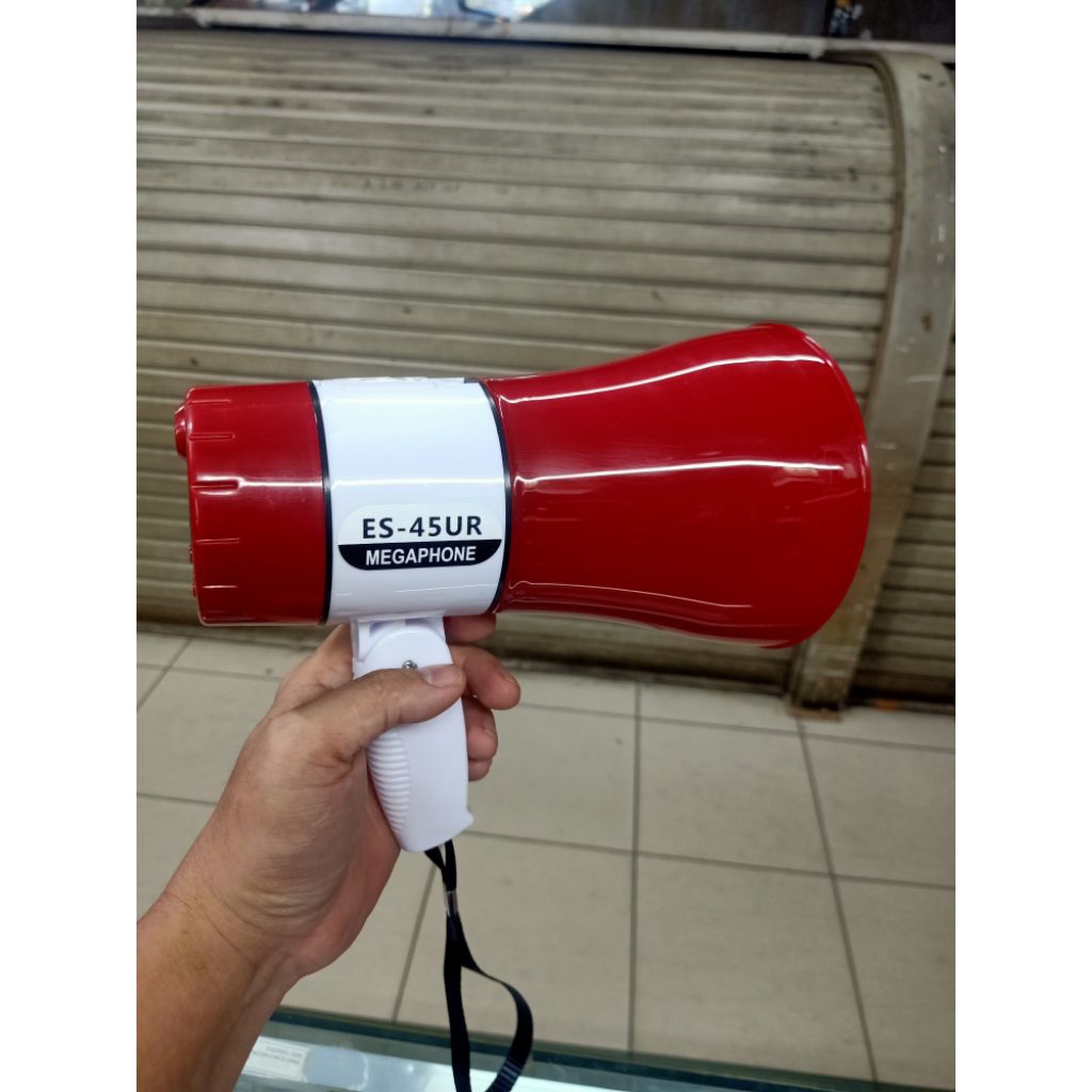 Megaphone Pengeras suara bukan TOA