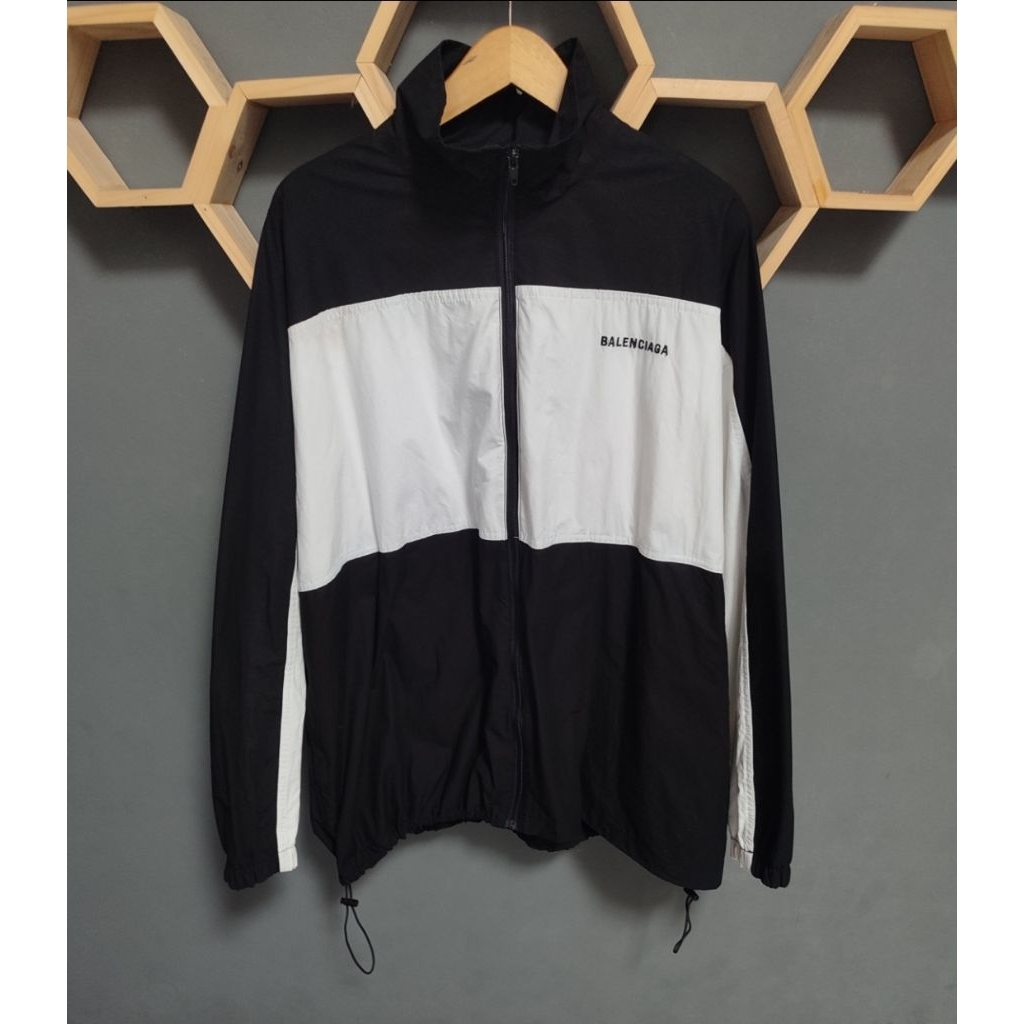 WINDBREAKER BALENCIAGA JUNGKOOK BTS