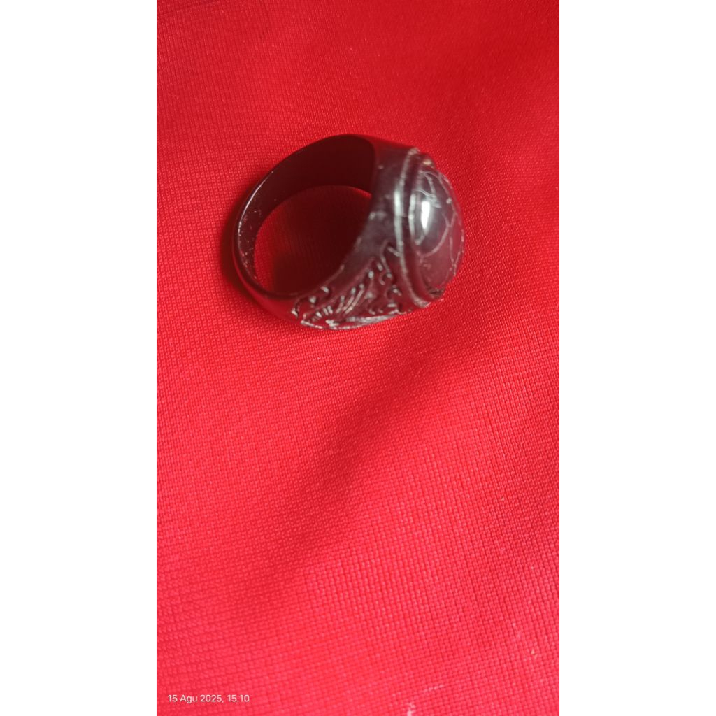 pirus hitam