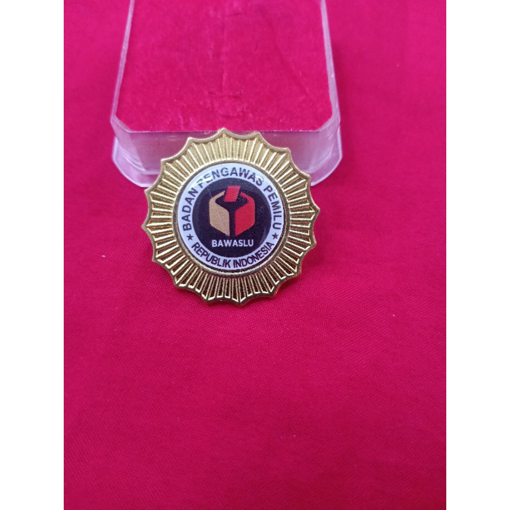 pin bawaslu peniti