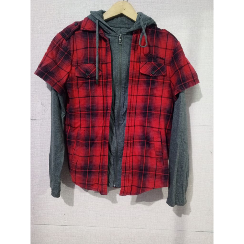 Baju sweater Hoodie flannel UGIZ size M fit L second