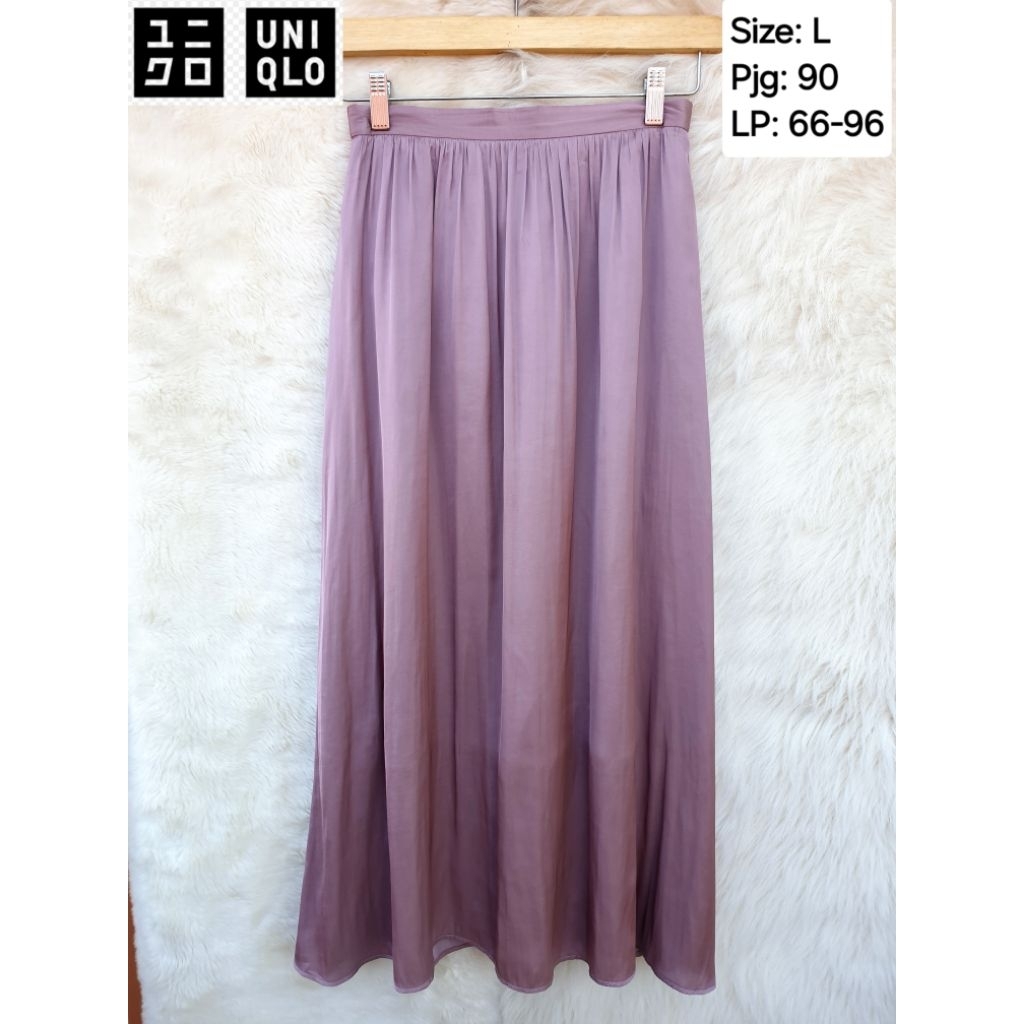UNIQLO Rok Skirt Satin Shiny Mauve Wanita