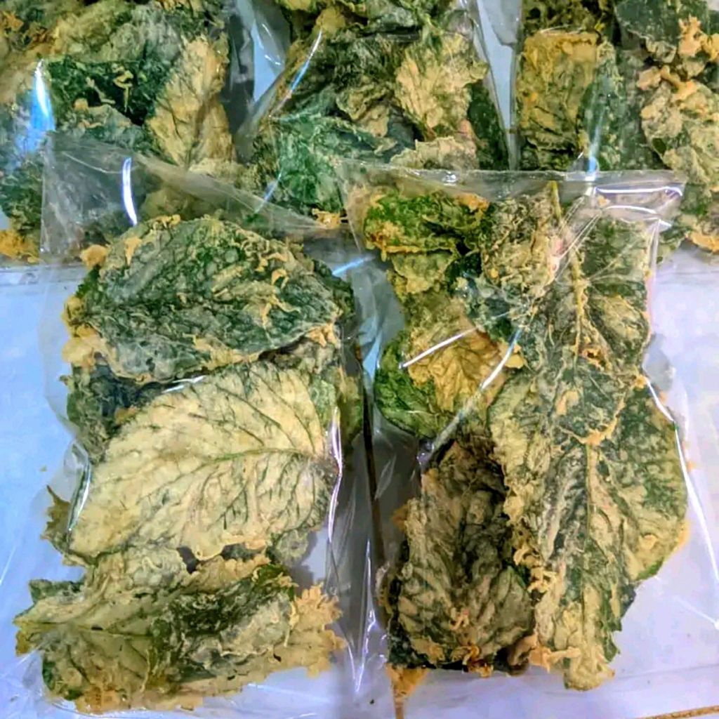 

Kripik Daun Bayam Crispy 100gram