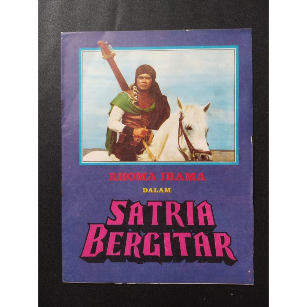 

BUKU TULIS JADUL GAMBAR RHOMA IRAMA SATRIA BERGITAR TAHUN 80AN KONDISI NOS BELUM PERNAH DIPAKAI