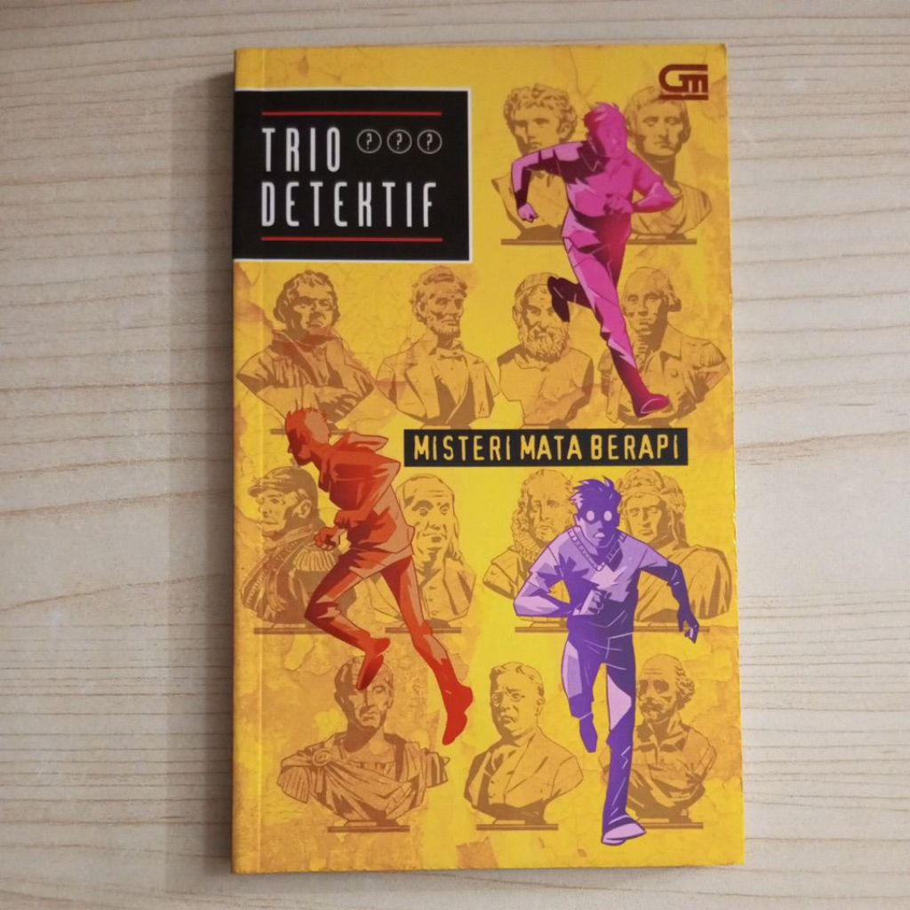 NOVEL TRIO DETEKTIF MISTERI MATA BERAPI
