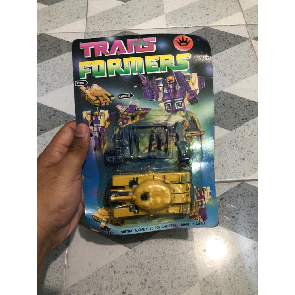 Mainan jadul transformers g1 blitzwing bootleg