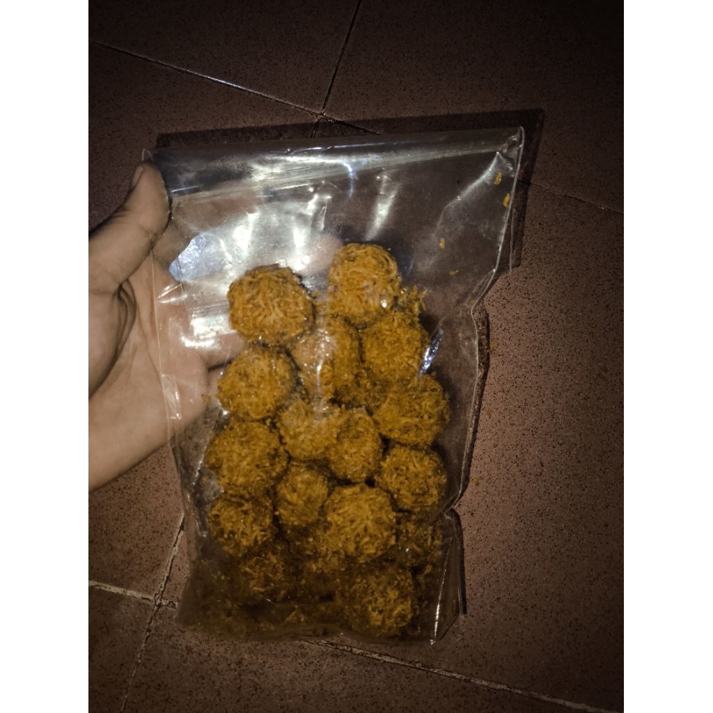 

kueh keremes manis/enak/bulat/