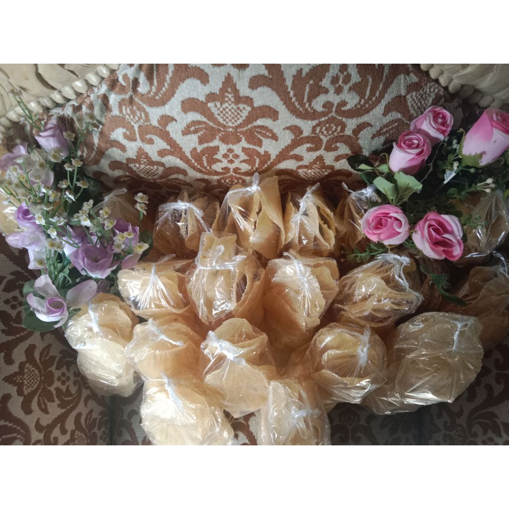 

kecimpring singkong pedas dan original(mentah) 1 bungkus