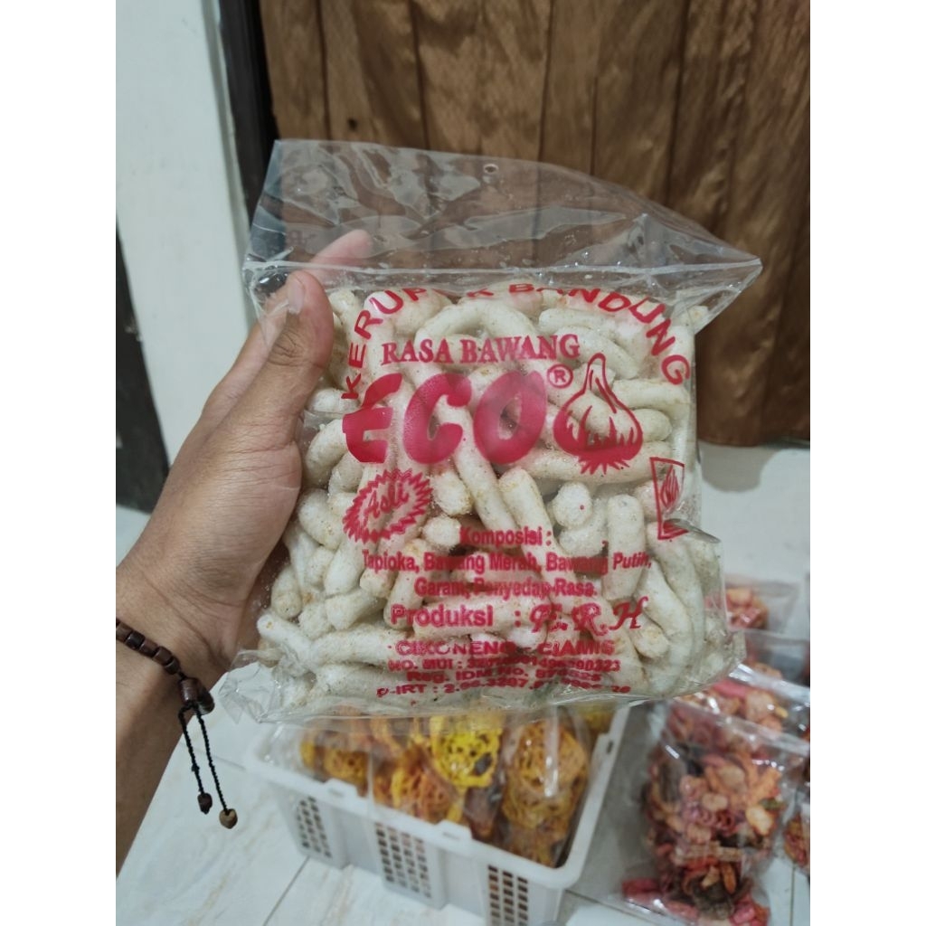 

kerupuk ECO gurilem khas ciamis 110 gram produk E. R. H