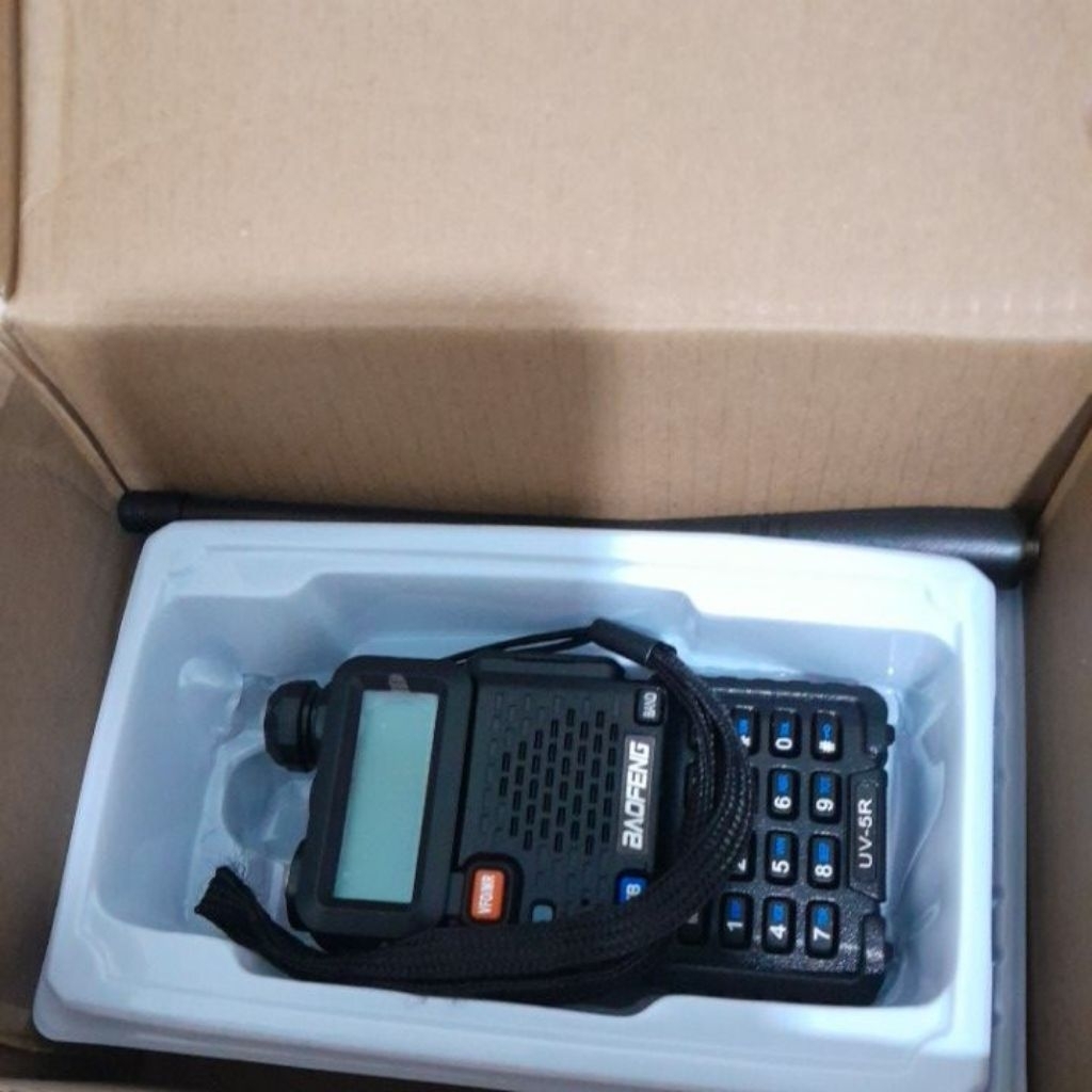HT/ walkie talkie baofeng uv 5R jarak 0-15 km