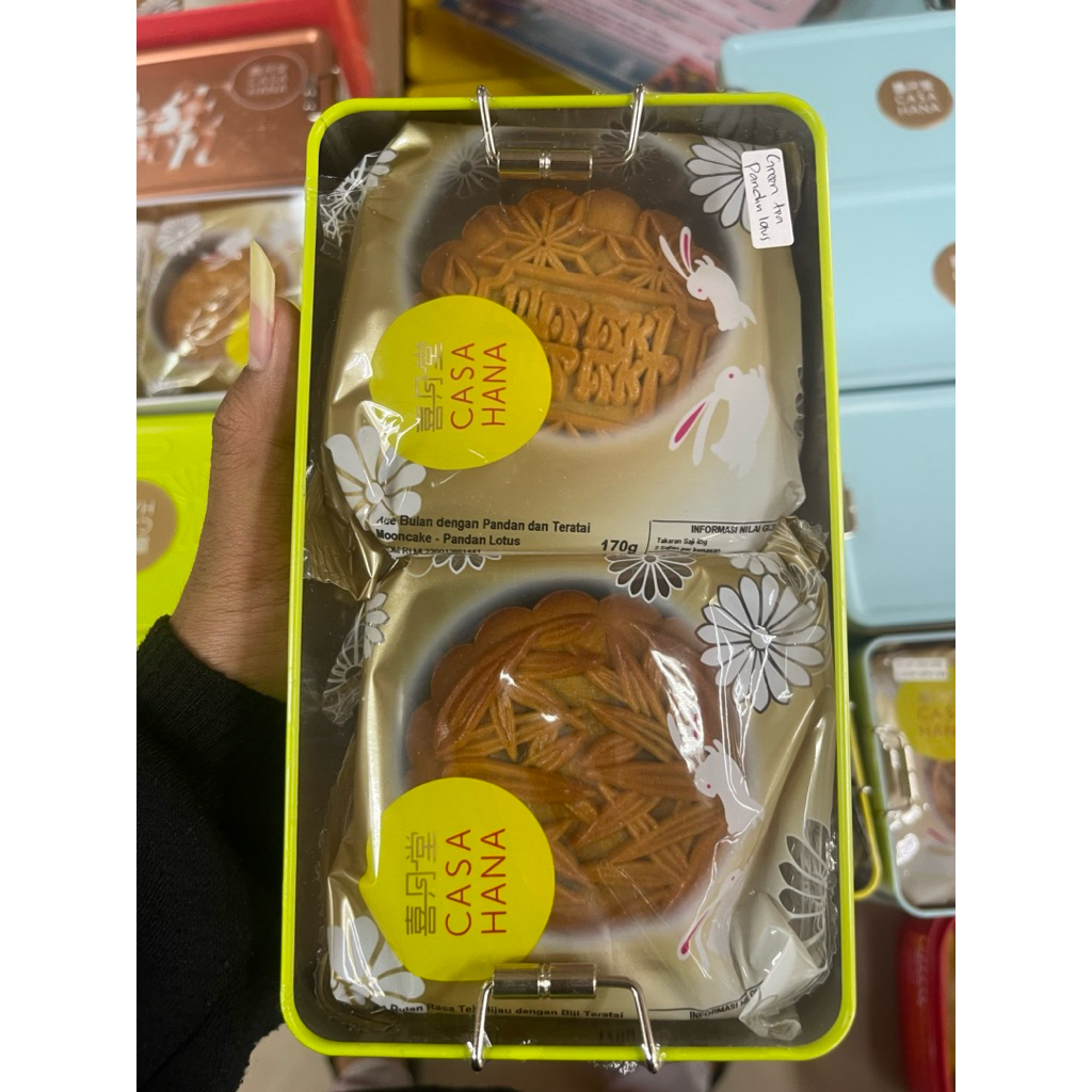 

Kue Bulan Casa Hana Isi 2 Pcs ( Green Tea Lotus - Panda Lotus) Moncake Casahana Gift Box
