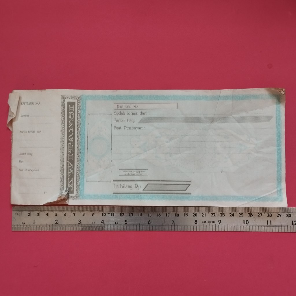 

Kwitansi Tahun 1990 an Ada Lubang