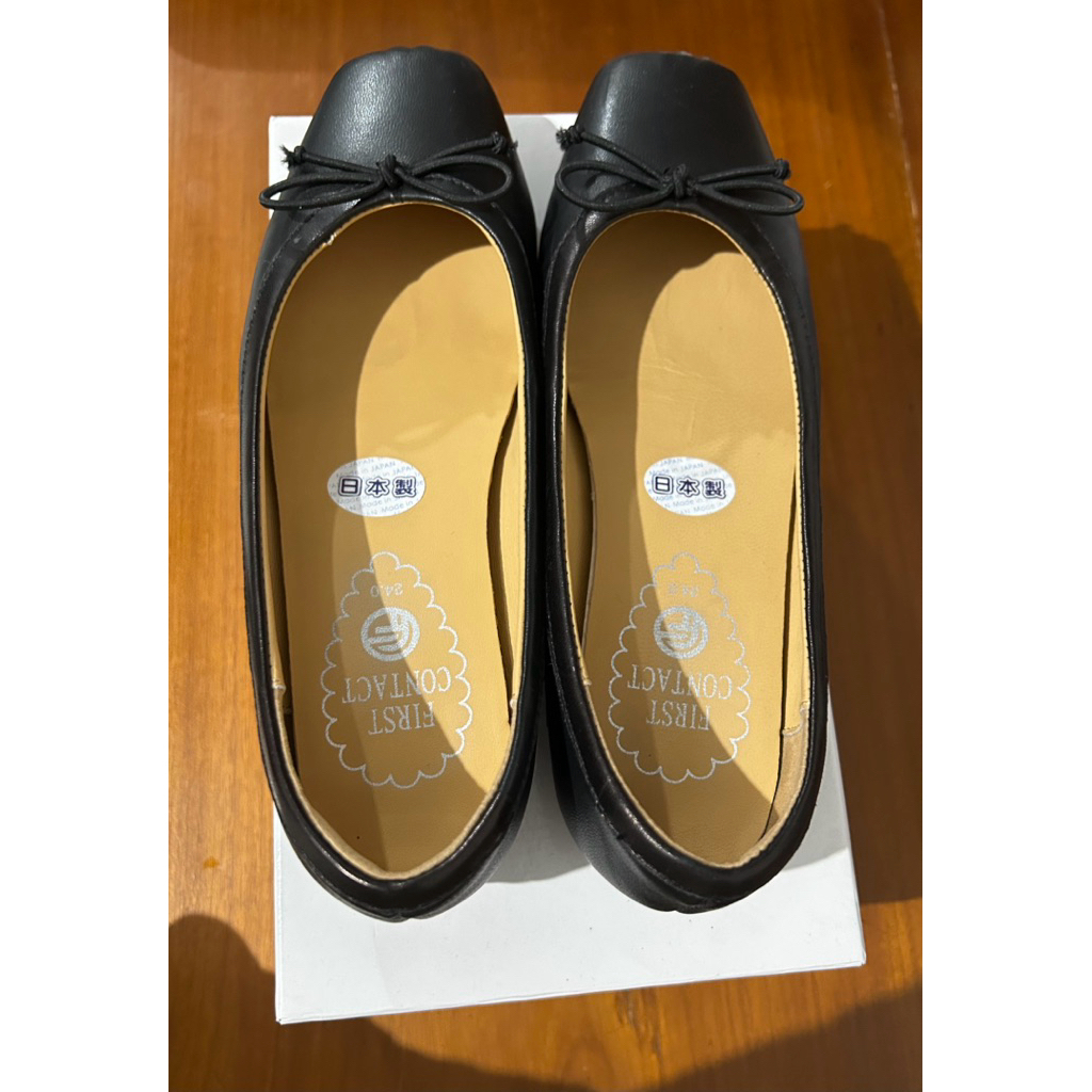 first contact flat size 38