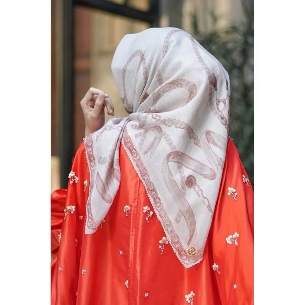 The Chain Series Buttonscarves white - Rare item