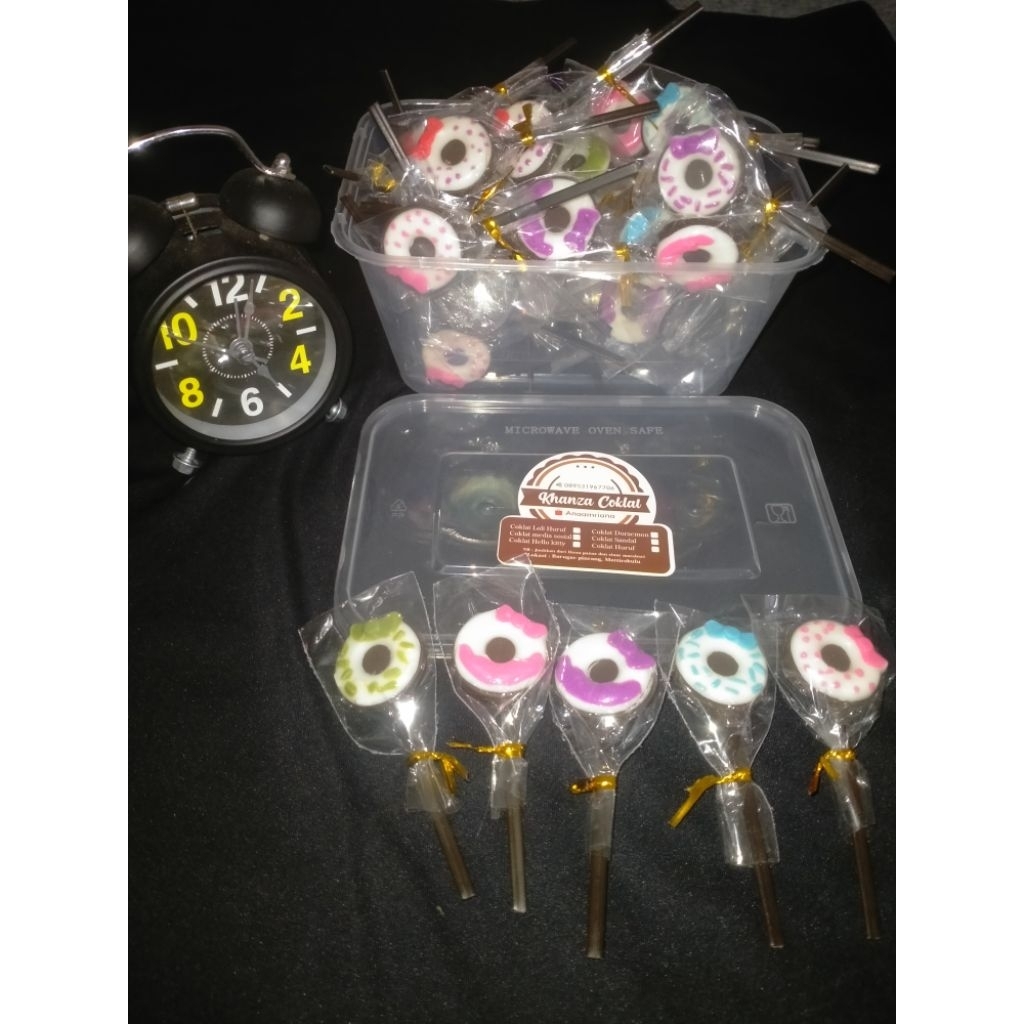 

Coklat karakter Donat