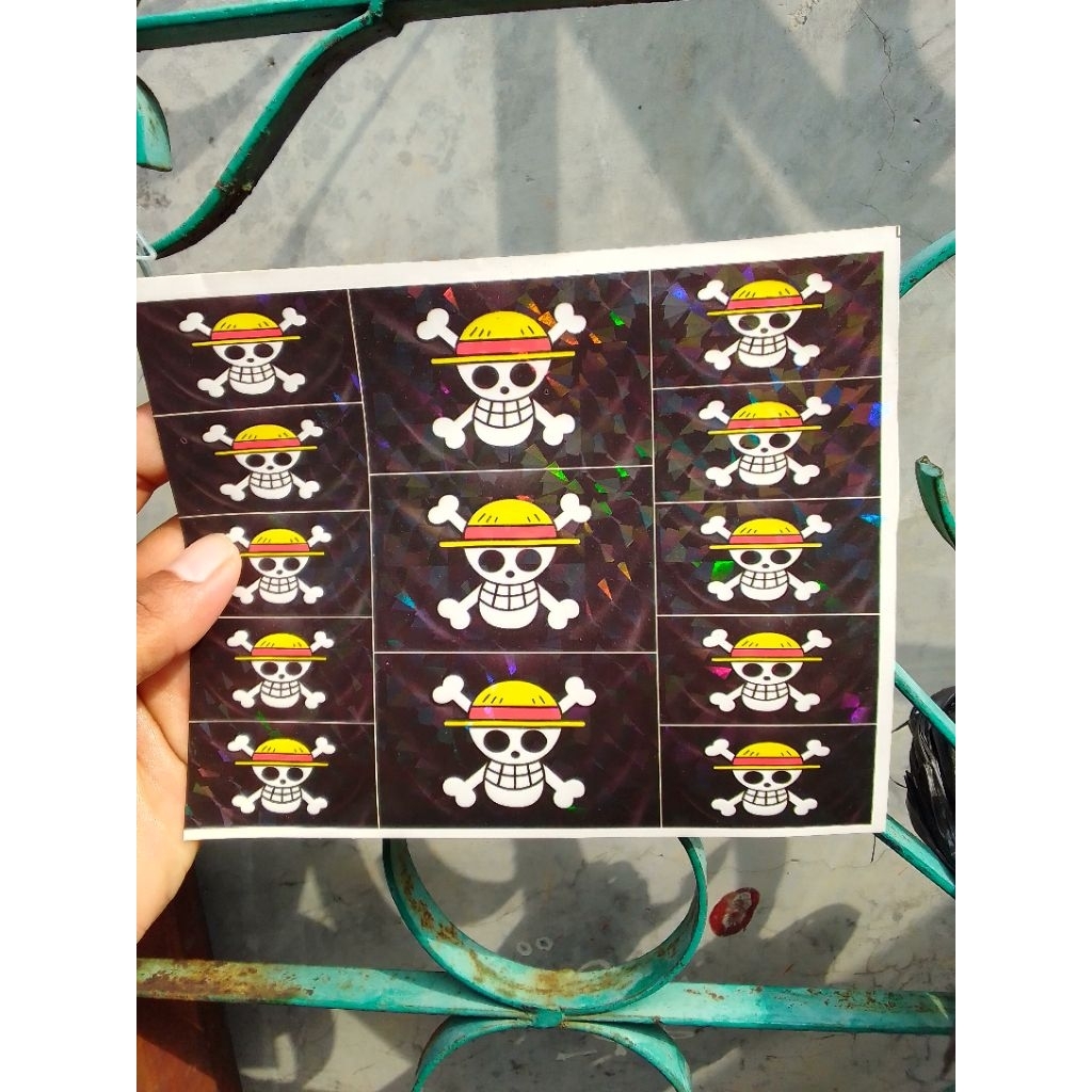 

Stiker One Piece Ukuran Kecil