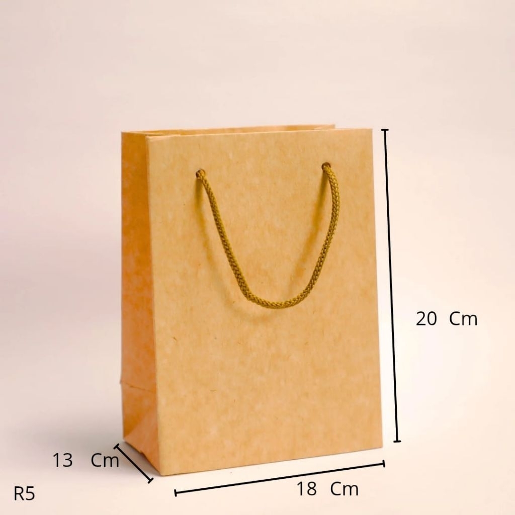 

paperbag20*18*13 Tashajatan/Tas sovenir/Tas coklat/hitam/kraf/12 PCS/R 5