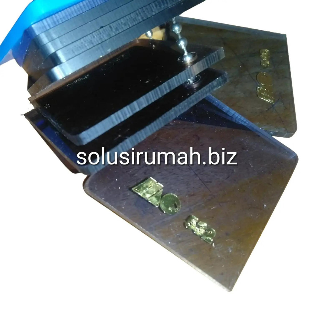 

Akrilik Sheet Custom 5mm hitam tembus /100cm /100 cm per100 per100cm potongan Acrylic mika riben