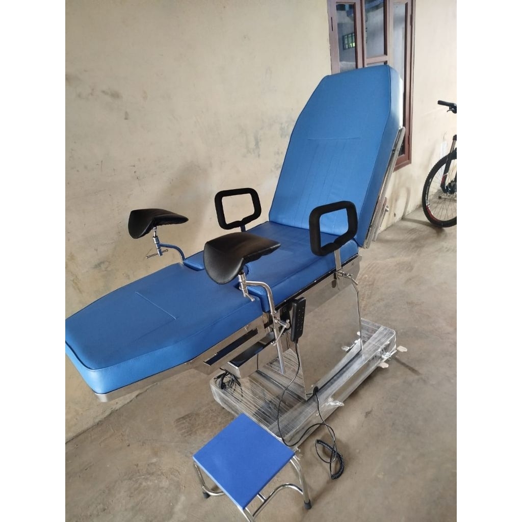 Bed Obgyn elektrik 3 motor fungsi/kursi obgyn elektrik/tempat melahirkan pasien rumahsakit,klinik,pu