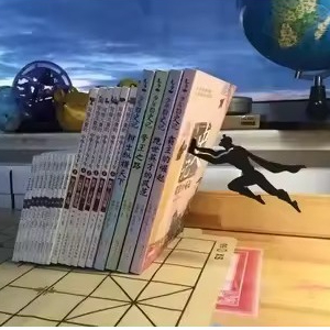 

Rak Buku Standing Book End / Penyangga Buku Pembatas Buku Book stand Rak Buku Superhero Superman Kekinian