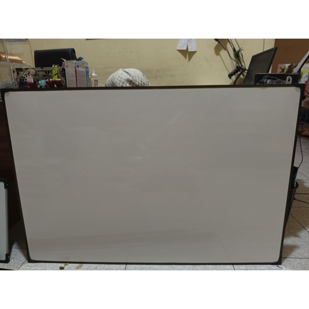 

papan whiteboard eksklusif 80cmx120cm