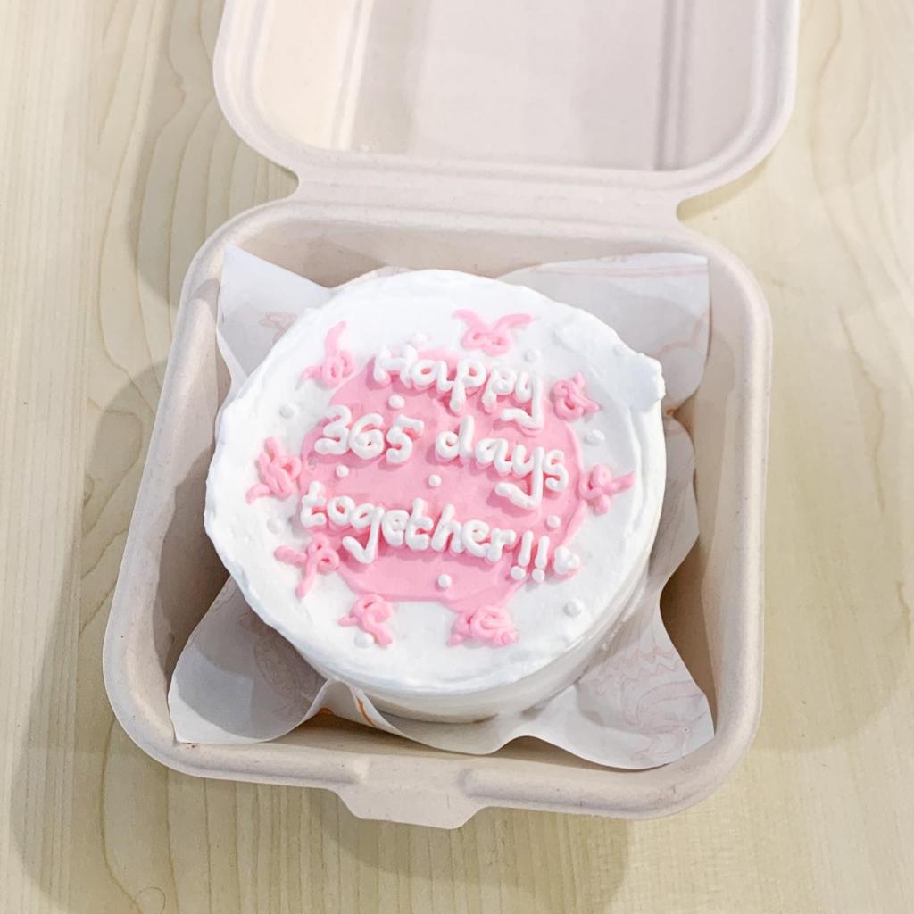 kue ulang tahun/birthday cake/kue ultah tema korean/Korean Pink