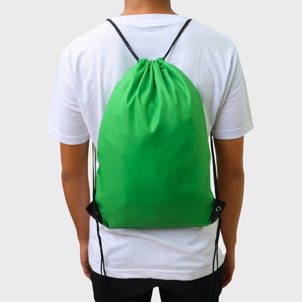 Tas Serut Polos Parasut Murah Serbaguna – Tas Gym, Olahraga, Sekolah, Souvenir (42x33 cm)