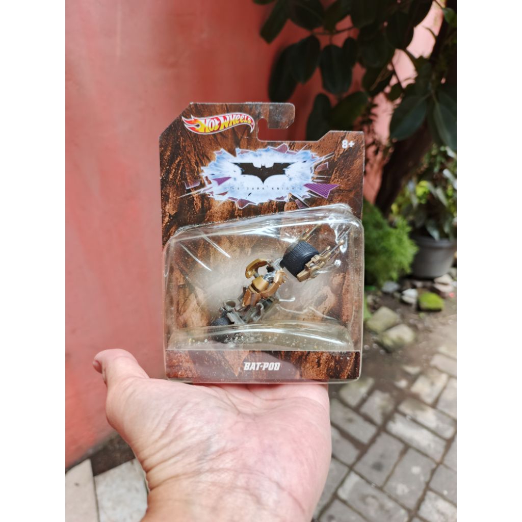 Diecast Hot Wheels Bat-Pod The Dark Knight Hotwheels Batman