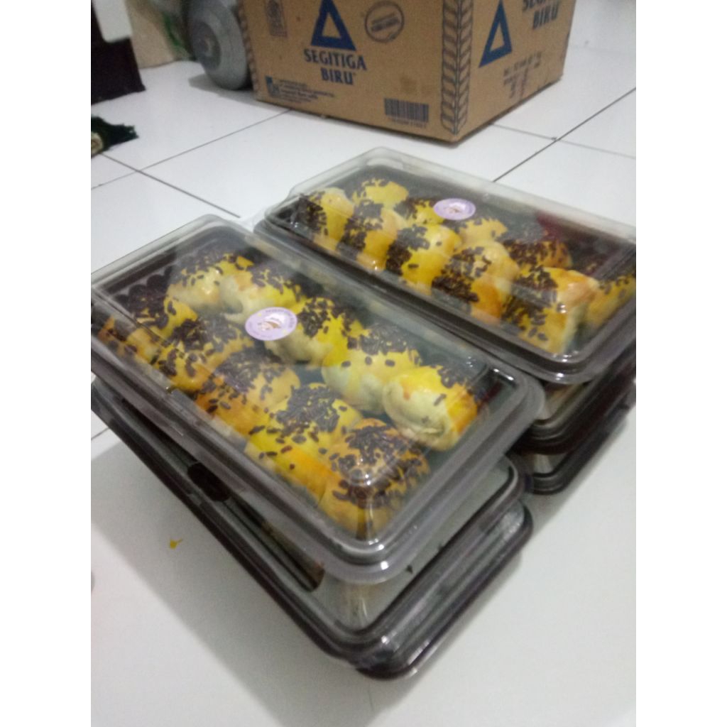Bolen Pisang Cokelat Lumer/ Bolen Pisang Cokelat Lilit Lumer
