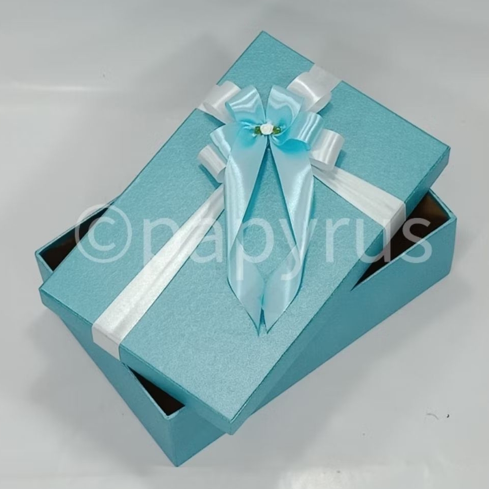 

PAPYRUS 17,5x27,5 Tinggi 8cm Kotak Kado Gift Box Hardbox Hampers Hadiah V3